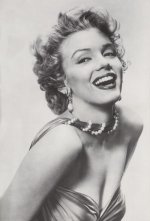 marilyn-monroe-pearl.jpg