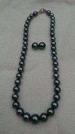 blue tahitian strand and studs from Pearlescence