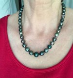  Kamoka Coral Atoll necklace and black and white studs