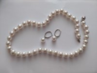 White akoya strand and earrings set from Pearl Paradise