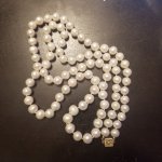 Need help identifying brand pearls please