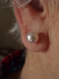 GIA certified Hanadama stud ear shot indoors forum size.jpeg