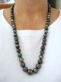 Baroque Rikitea necklace in diffuse indoor light.jpeg