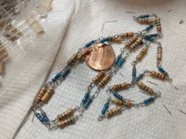 resistor_necklace2.jpg