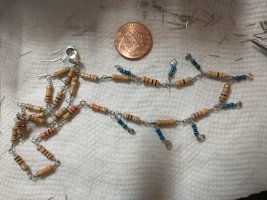 resistor_necklace3.jpg