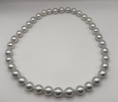 Pearl necklace.jpg