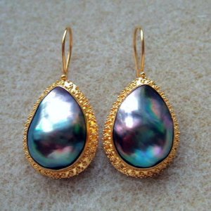 Sea of Cortez Black Mabe Earrings