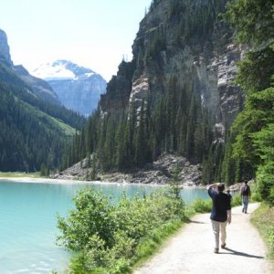 heading up to the teahouse at the Plain of Six Glaciers