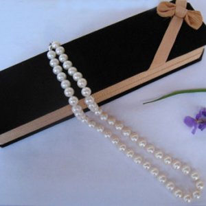 Pearl necklace for mothers