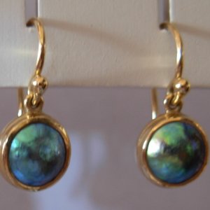 Eyris Blue Pearl earrings