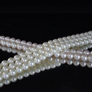 Natural white and AKoya