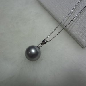 12-13mm round grey pearl pendant