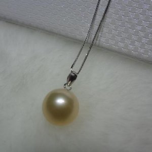 12-13mm natural gold pearl pendant