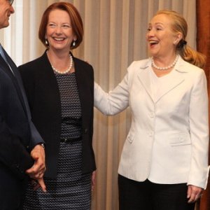 Australian Prime Minister Julia Gillard and Hillary Clinton. Julia seems to wear her larger pearls when she's in the US. Perhaps she feels they are too ostentatious for the Australian public.