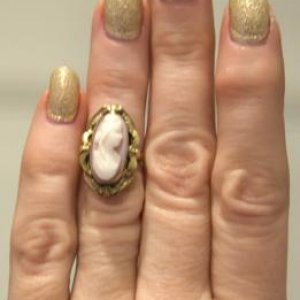 Pearl cameo 1