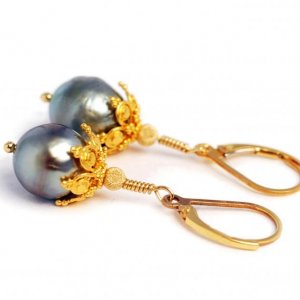 Tahitian Pearl Earrings.