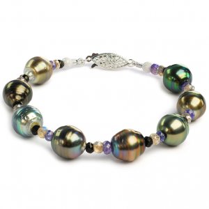 Tahitian pearl Bracelet with natural Gemstone.