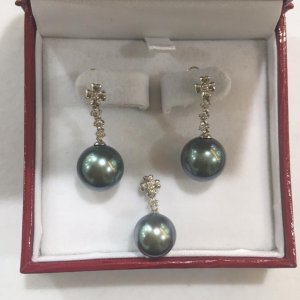 Teal Tahiti pearl earrings and pendant set