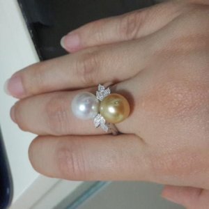Two tone pearl ring