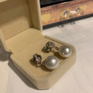Grey Pearls - Earrings