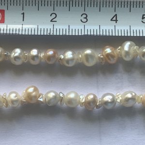 Larger strand( 4-6mm Pearl size)