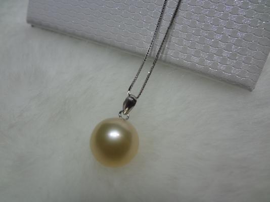 12-13mm natural gold pearl pendant