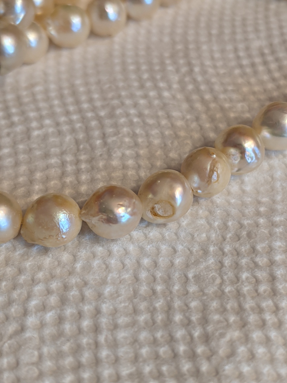 A damaged pearl